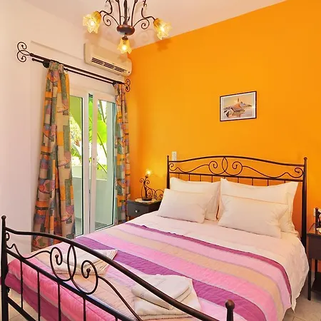 Mimoza Adamantas (Milos)