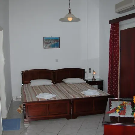 Mimoza Adamantas (Milos)