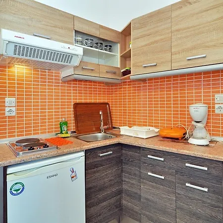 Mimoza Aparthotel 3*