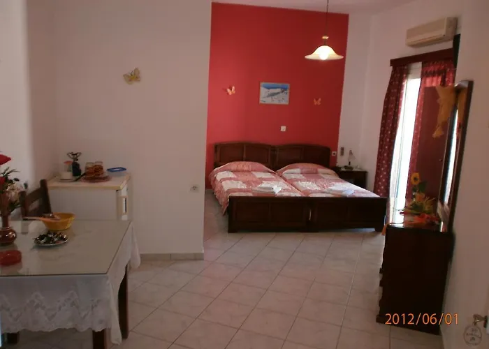 Mimoza 3* Adamantas (Milos)