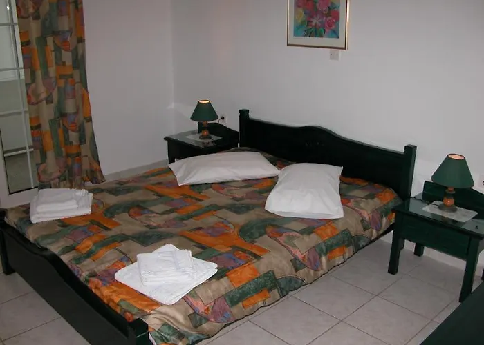 Mimoza Adamantas (Milos)