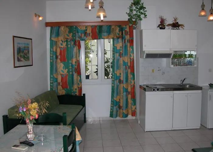 Mimoza 3* Adamantas (Milos)