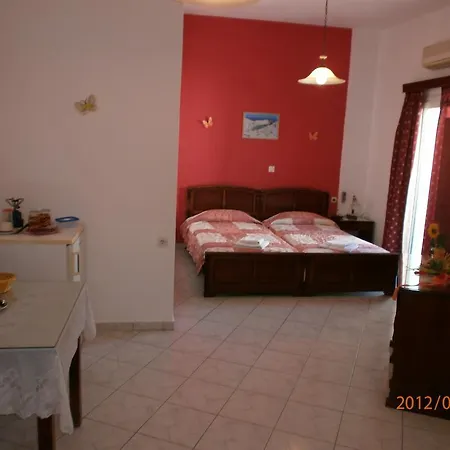 Mimoza 3* Adamantas (Milos)